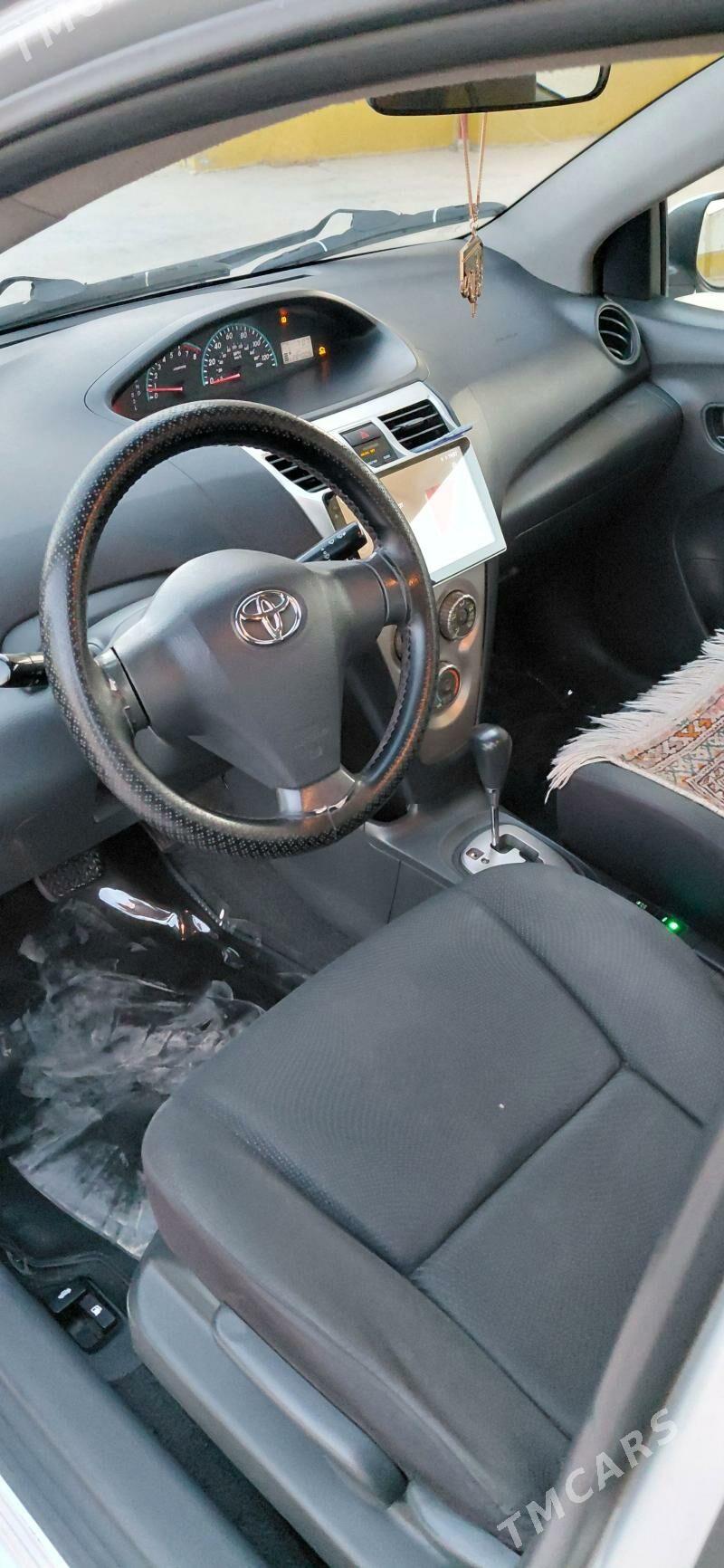 Toyota Yaris 2010 - 128 000 TMT - Aşgabat - img 7