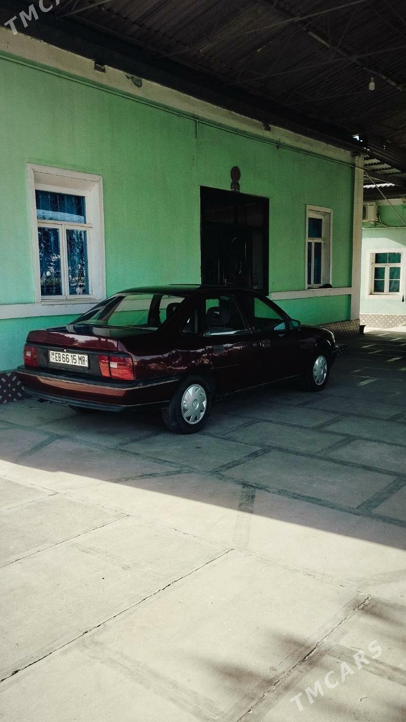 Opel Vectra 1990 - 26 000 TMT - Мары - img 5