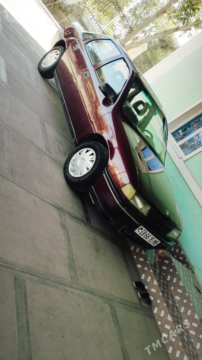 Opel Vectra 1990 - 26 000 TMT - Мары - img 3