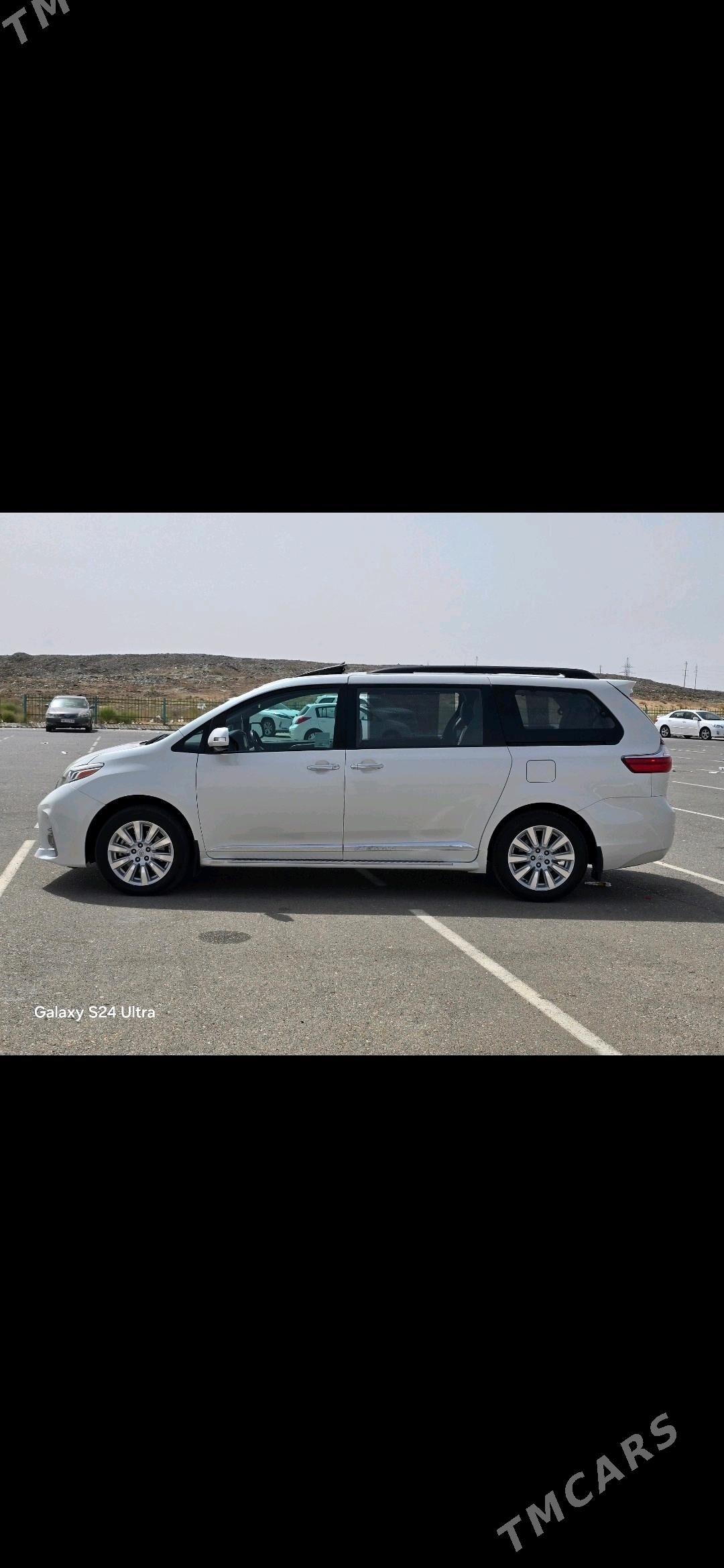 Toyota Sienna 2018 - 490 000 TMT - 9 мкр - img 3