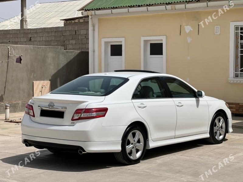 Toyota Camry 2010 - 238 000 TMT - Балканабат - img 2
