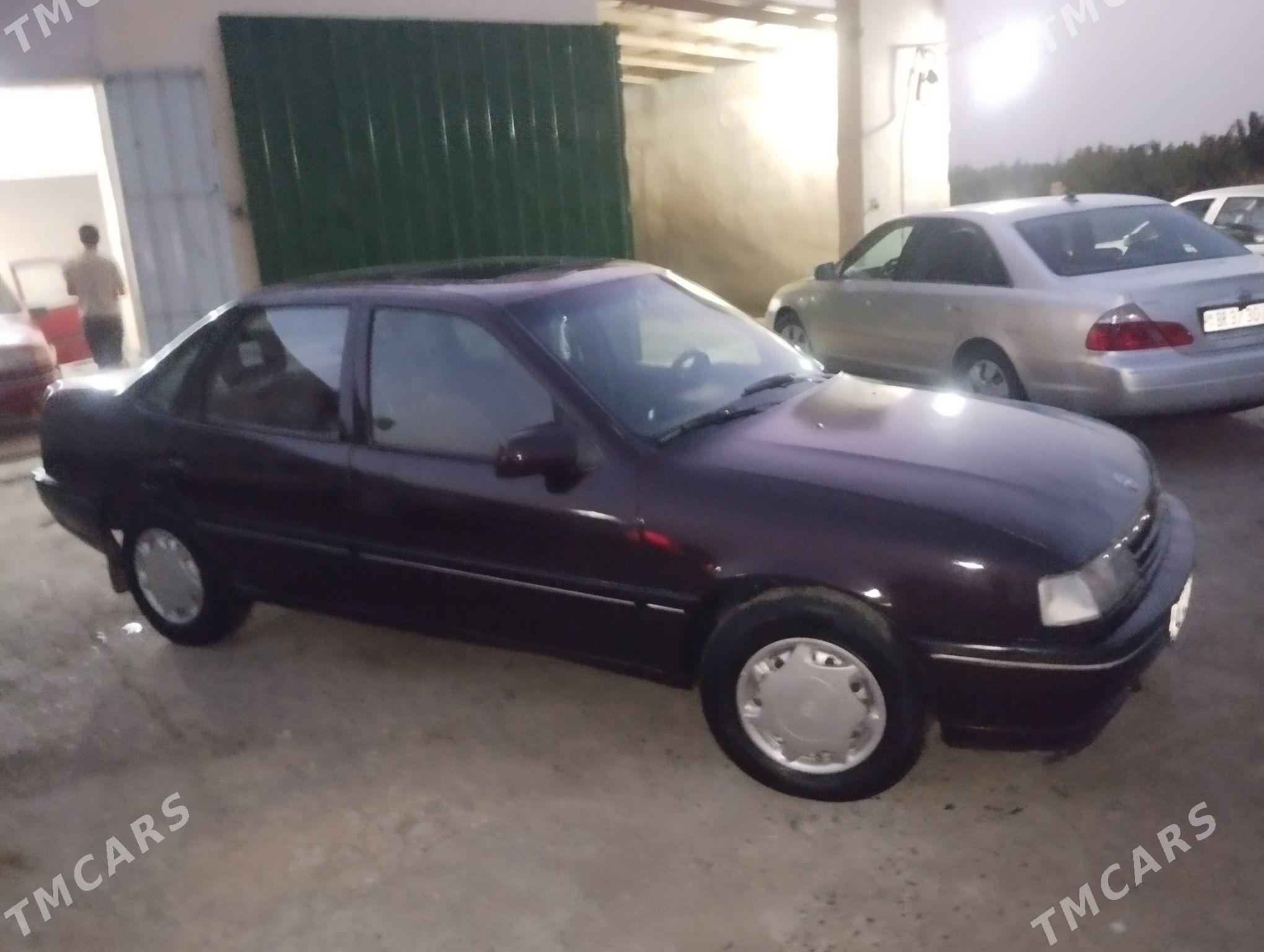 Opel Vectra 1992 - 28 000 TMT - Чарджоу - img 3