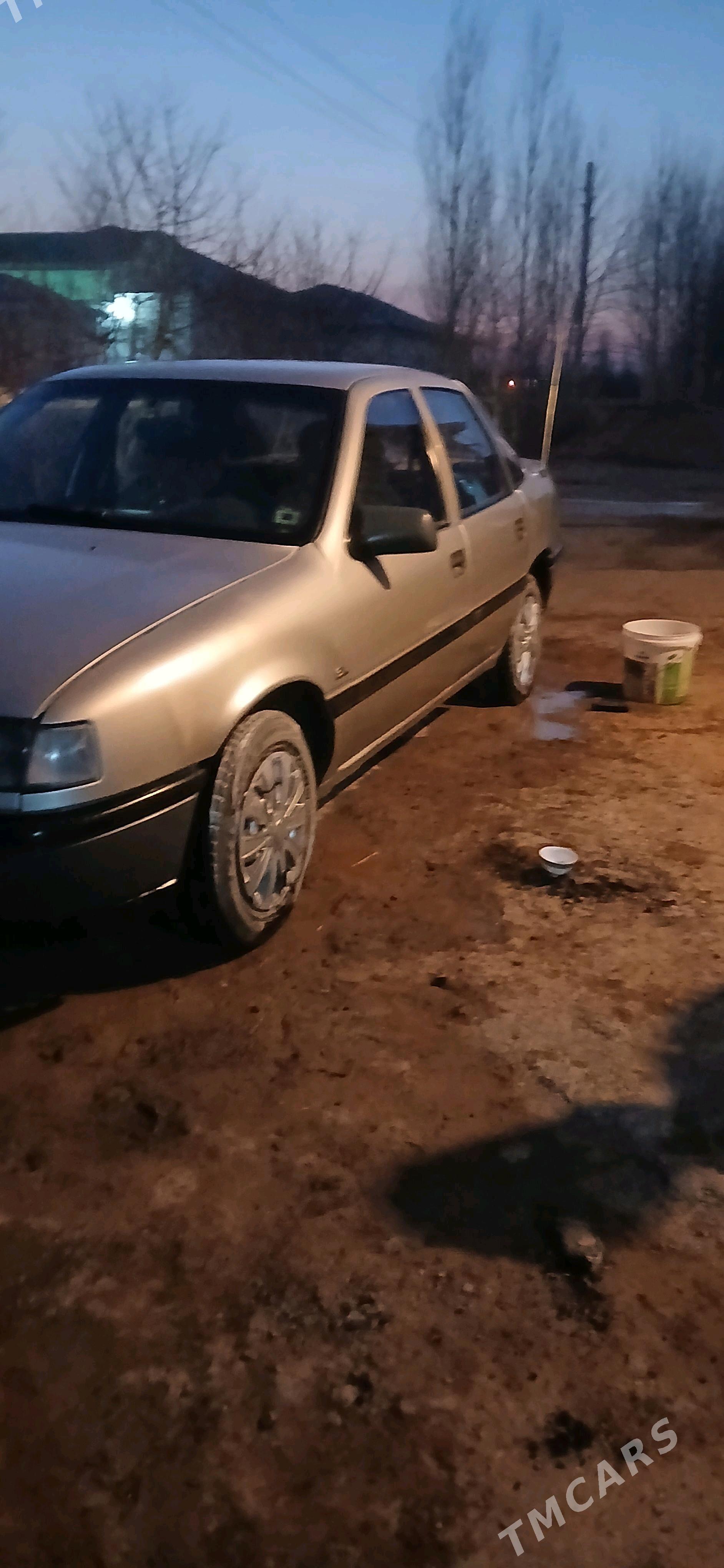 Opel Vectra 1991 - 25 000 TMT - Gubadag - img 3