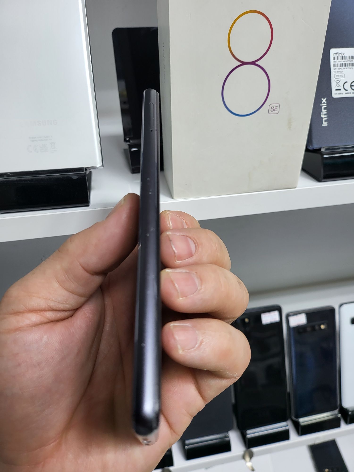 MI 8 SE 6/64 GB MI GLOBAL - Торговый центр "15 лет Независимости" - img 3