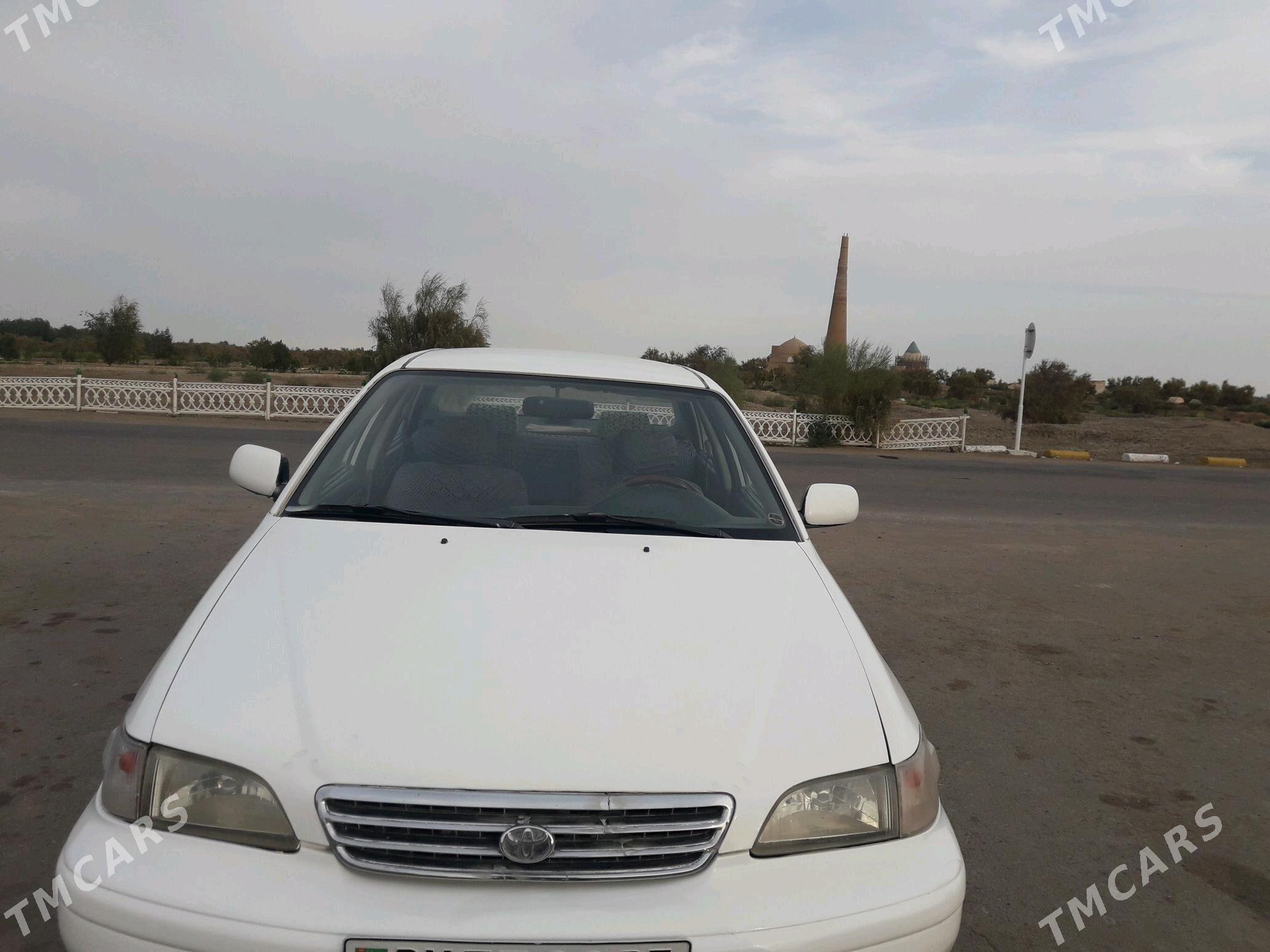 Toyota Corona 1999 - 90 000 TMT - Кёнеургенч - img 3