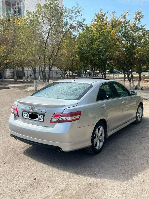 Toyota Camry 2011 - 198 000 TMT - Дашогуз - img 4