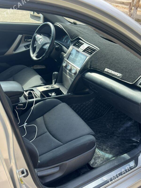 Toyota Camry 2011 - 198 000 TMT - Дашогуз - img 3