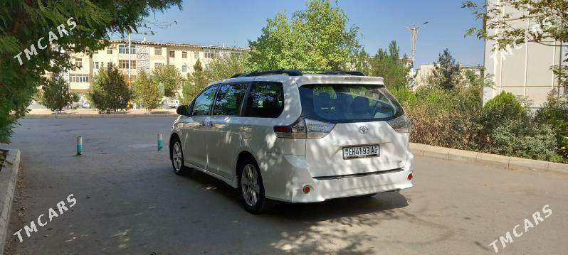 Toyota Sienna 2017 - 345 000 TMT - Ашхабад - img 4