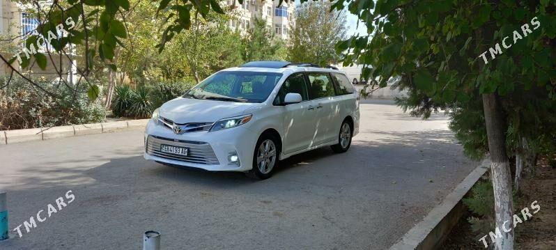 Toyota Sienna 2017 - 345 000 TMT - Ашхабад - img 8