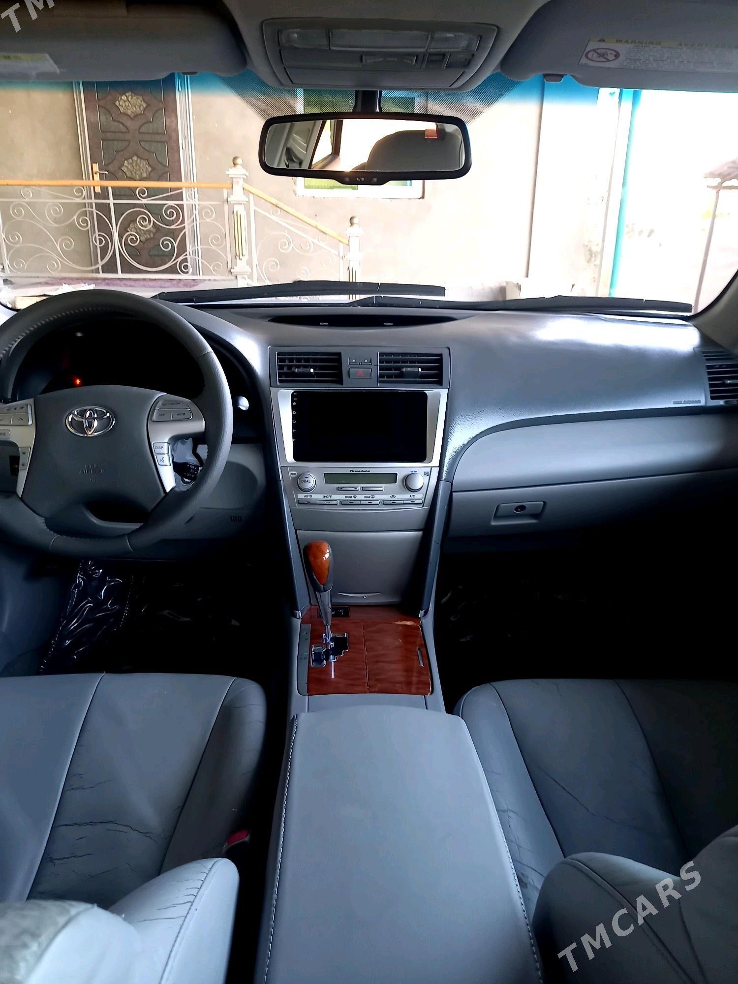 Toyota Camry 2011 - 190 000 TMT - Байрамали - img 2