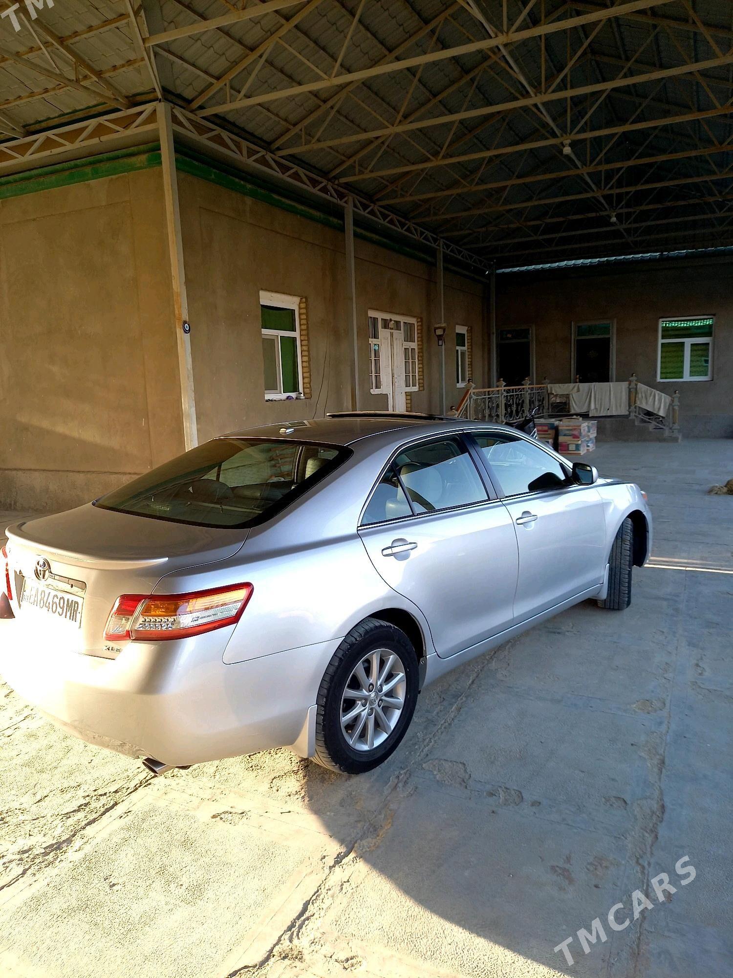 Toyota Camry 2011 - 190 000 TMT - Байрамали - img 8