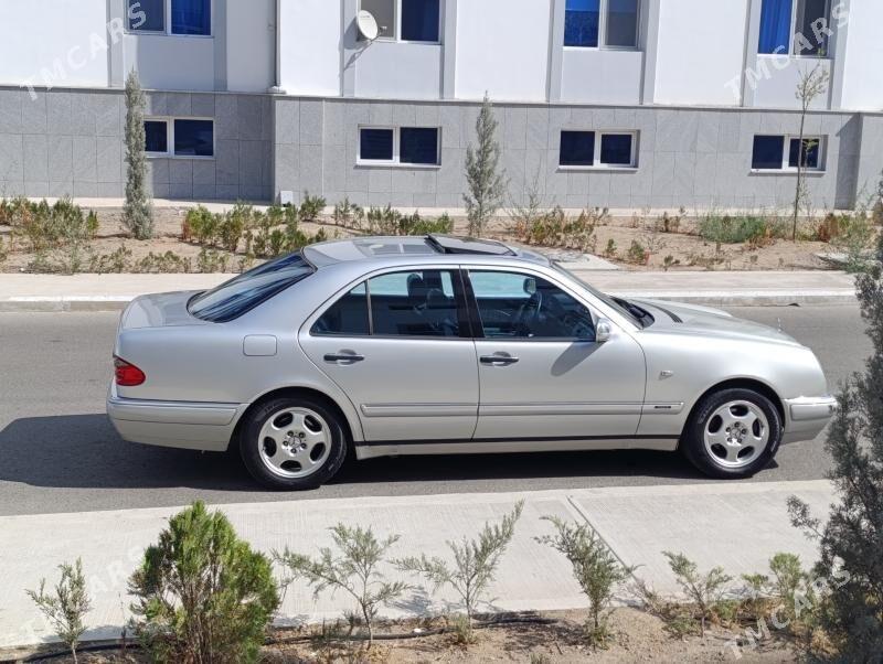 Mercedes-Benz E320 1999 - 130 000 TMT - Туркменбаши - img 7