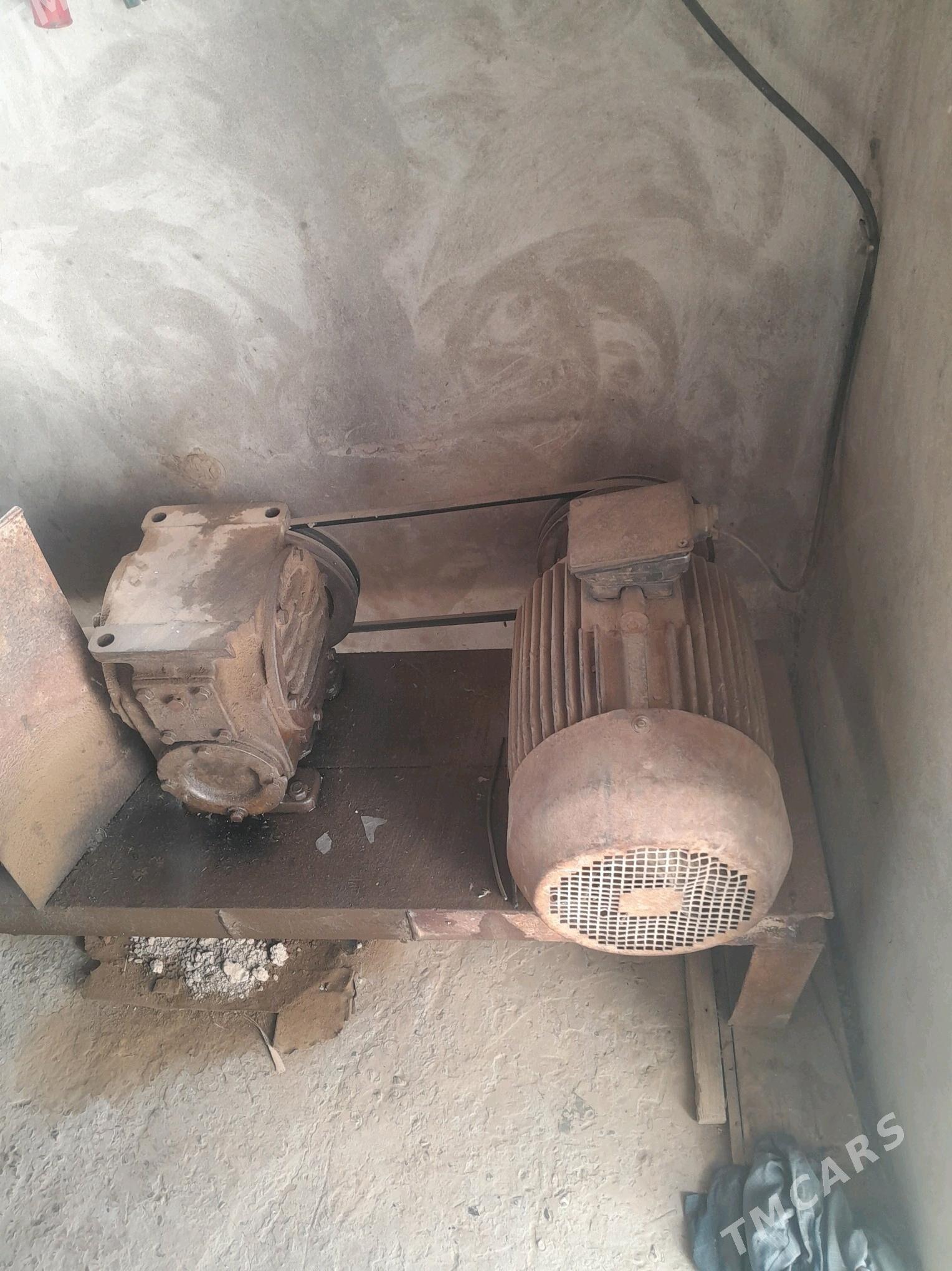 elektro mator 11 kw 1500 ob - Boldumsaz - img 4
