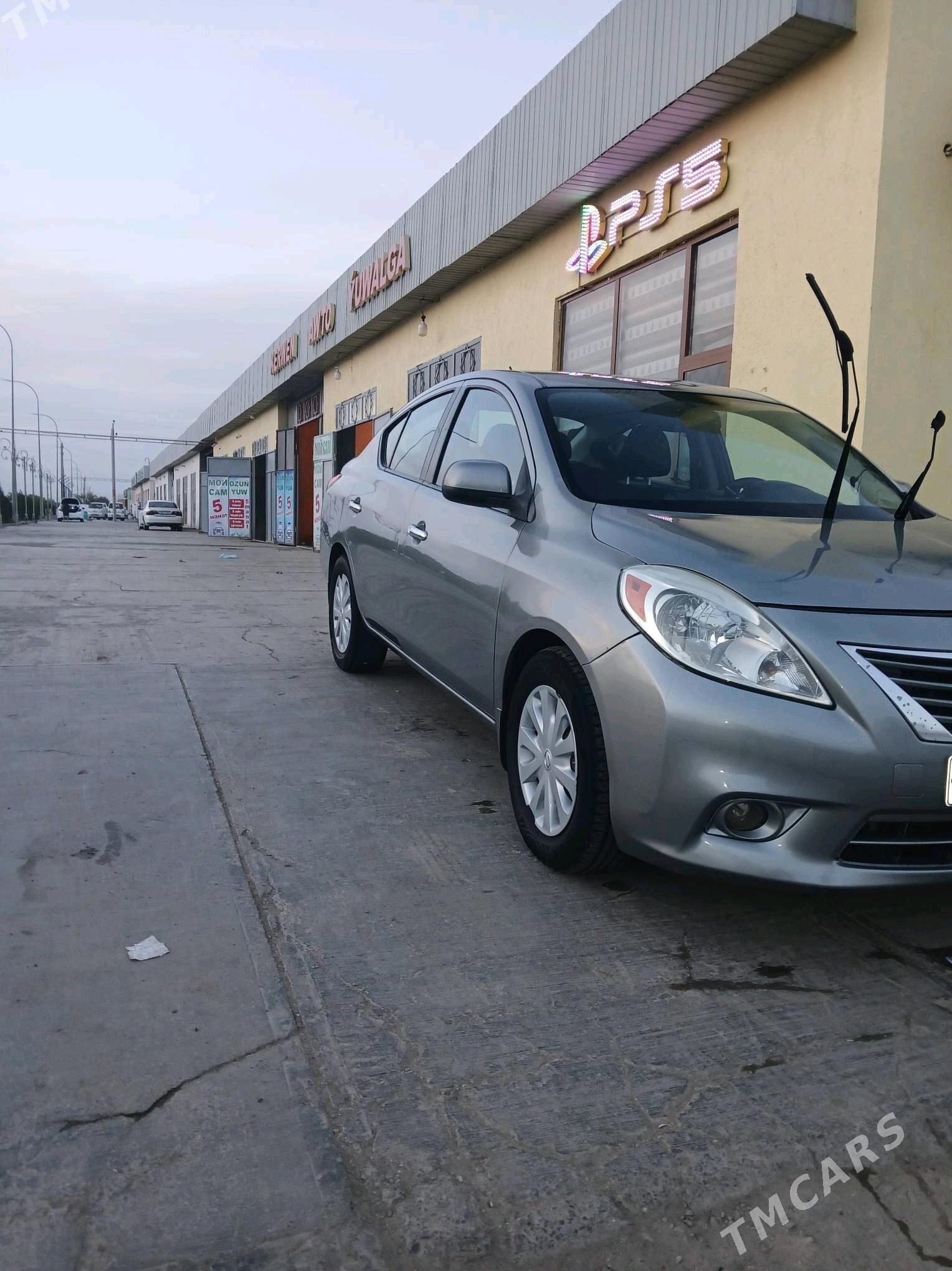 Nissan Versa 2012 - 100 000 TMT - Дашогуз - img 5