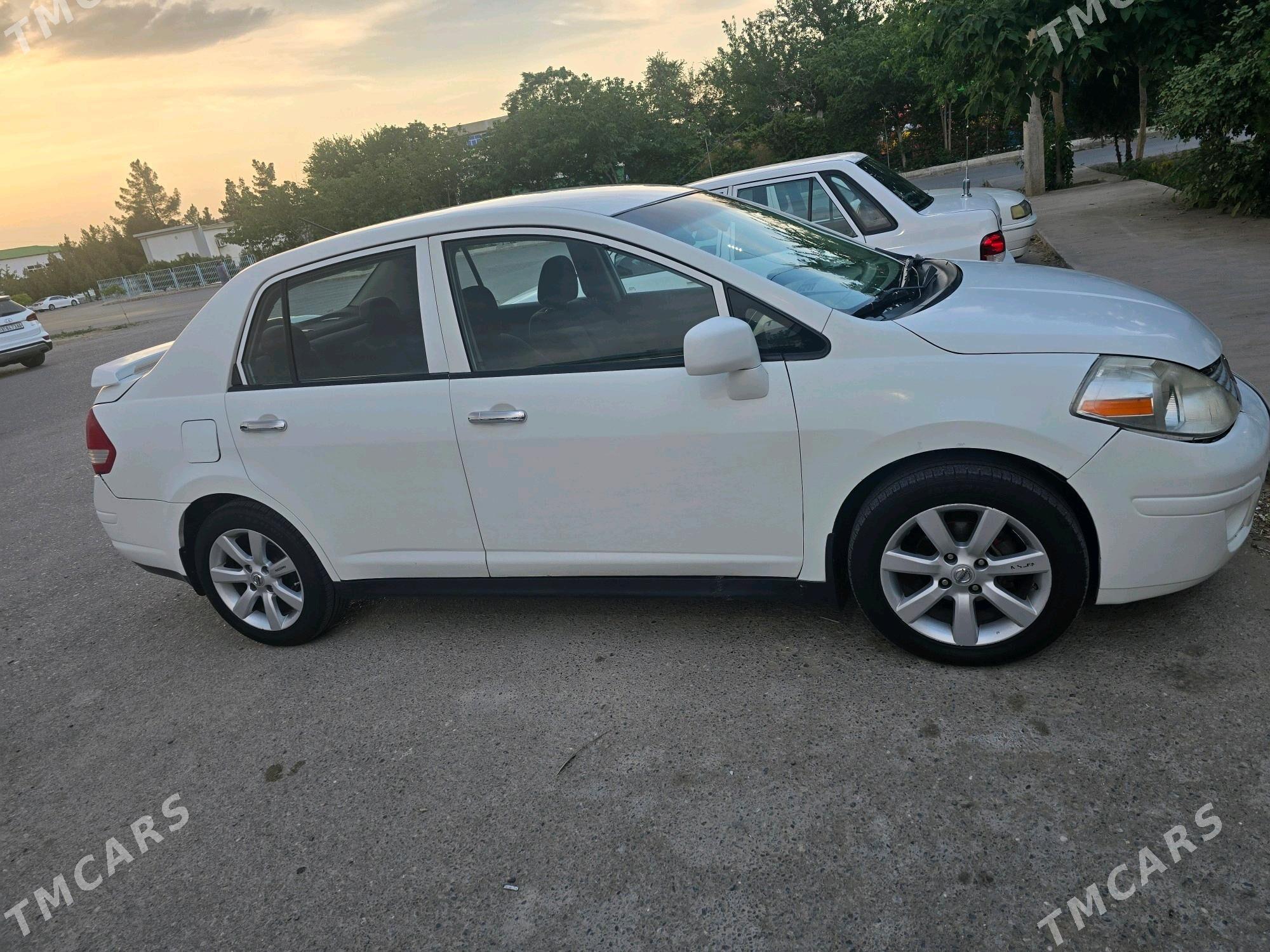 Nissan Versa 2010 - 125 000 TMT - Büzmeýin GRES - img 3