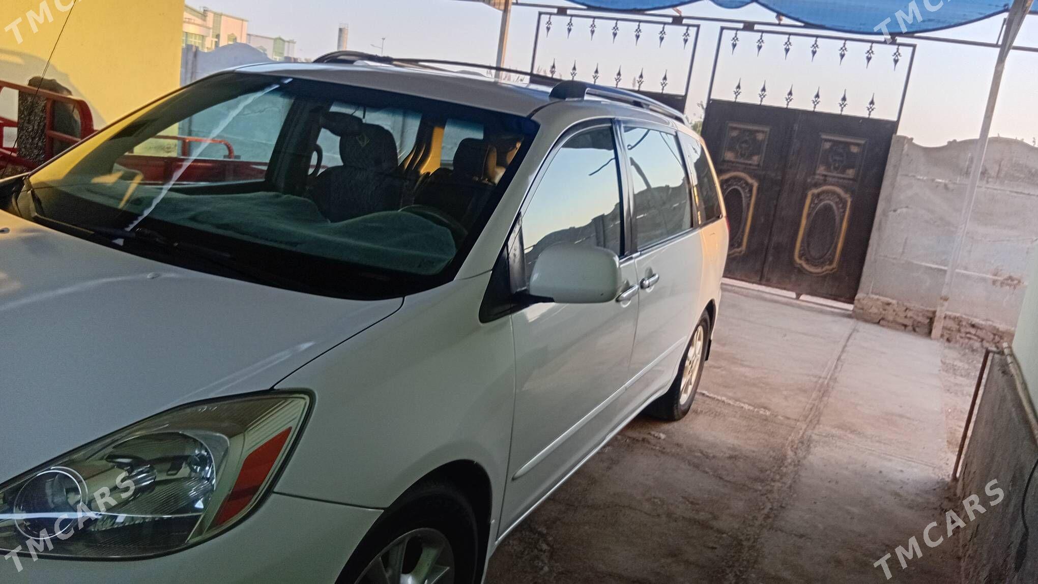 Toyota Sienna 2004 - 200 000 TMT - Койтендаг - img 3