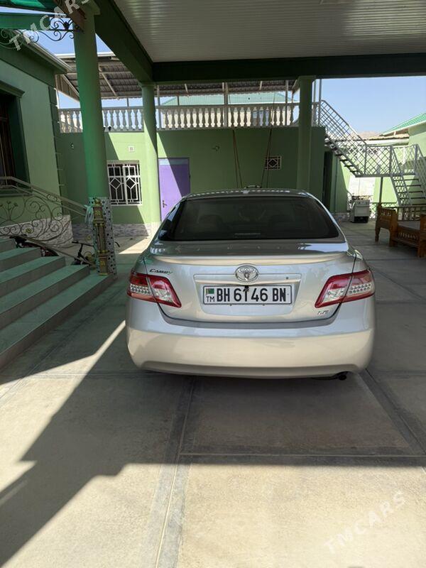 Toyota Camry 2010 - 200 000 TMT - Балканабат - img 2