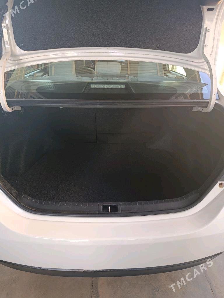 Toyota Corolla 2013 - 200 000 TMT - Мары - img 3