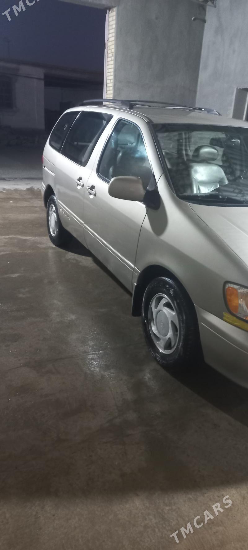 Toyota Sienna 2003 - 150 000 TMT - Саят - img 5