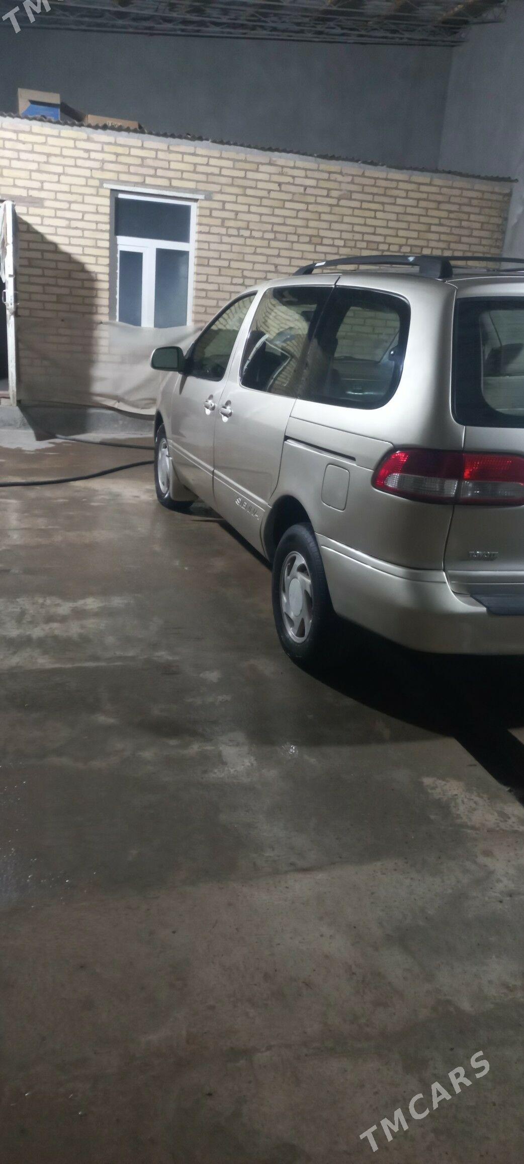 Toyota Sienna 2003 - 150 000 TMT - Саят - img 6
