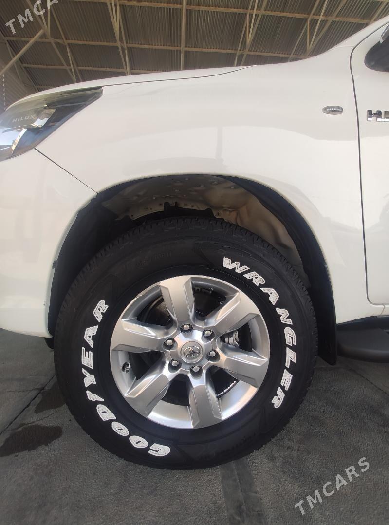 Toyota Hilux 2021 - 475 000 TMT - Мары - img 2