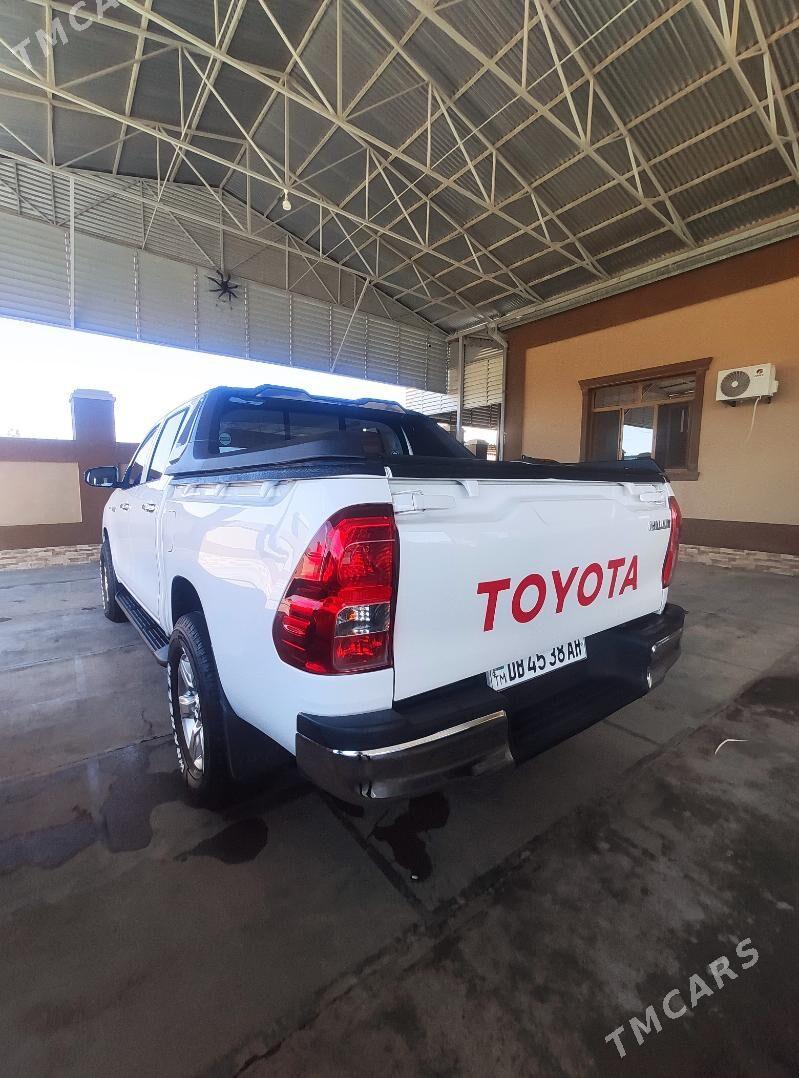 Toyota Hilux 2021 - 475 000 TMT - Мары - img 6