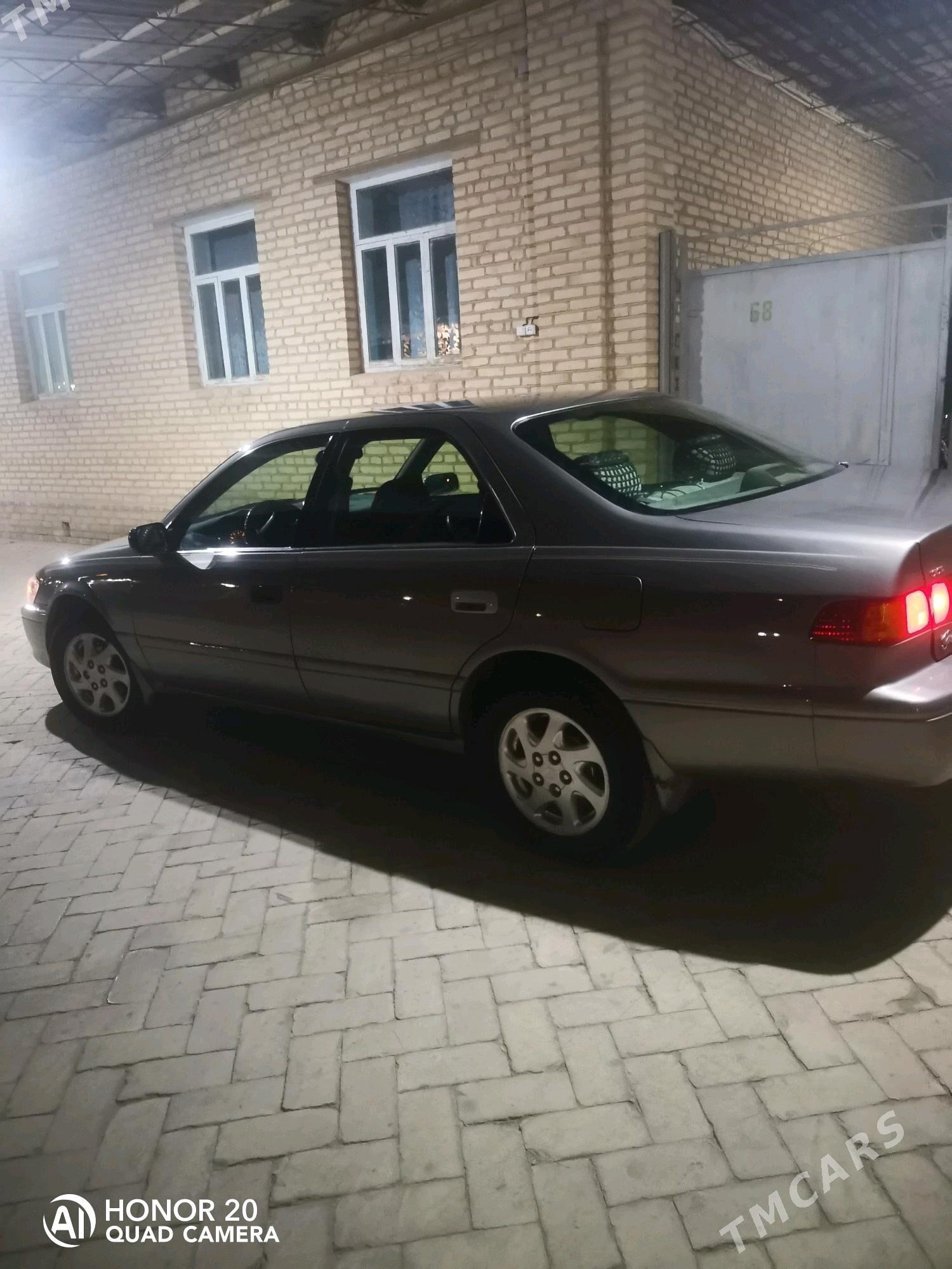 Toyota Camry 1998 - 120 000 TMT - Halaç - img 1