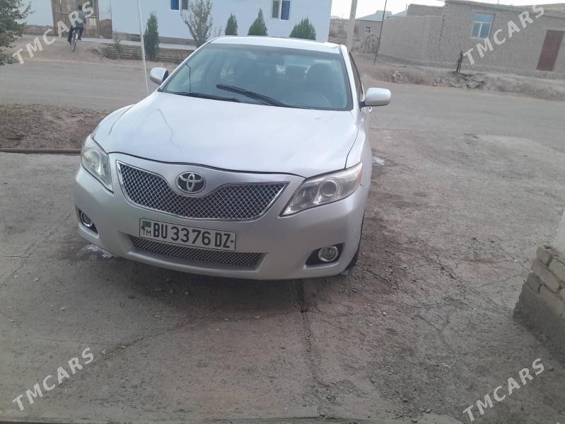 Toyota Camry 2010 - 145 000 TMT - Гороглы (Тагта) - img 2