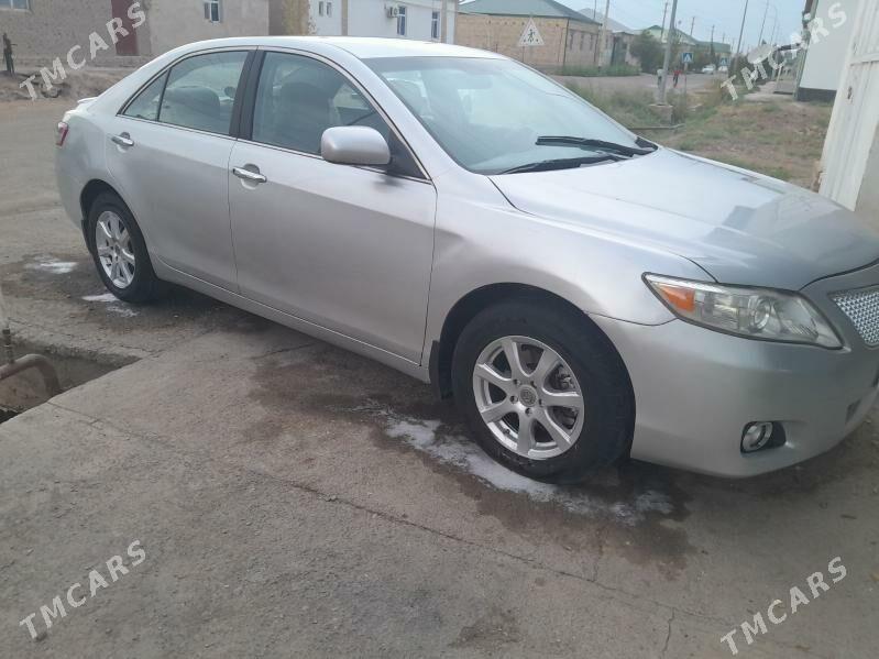 Toyota Camry 2010 - 145 000 TMT - Гороглы (Тагта) - img 4