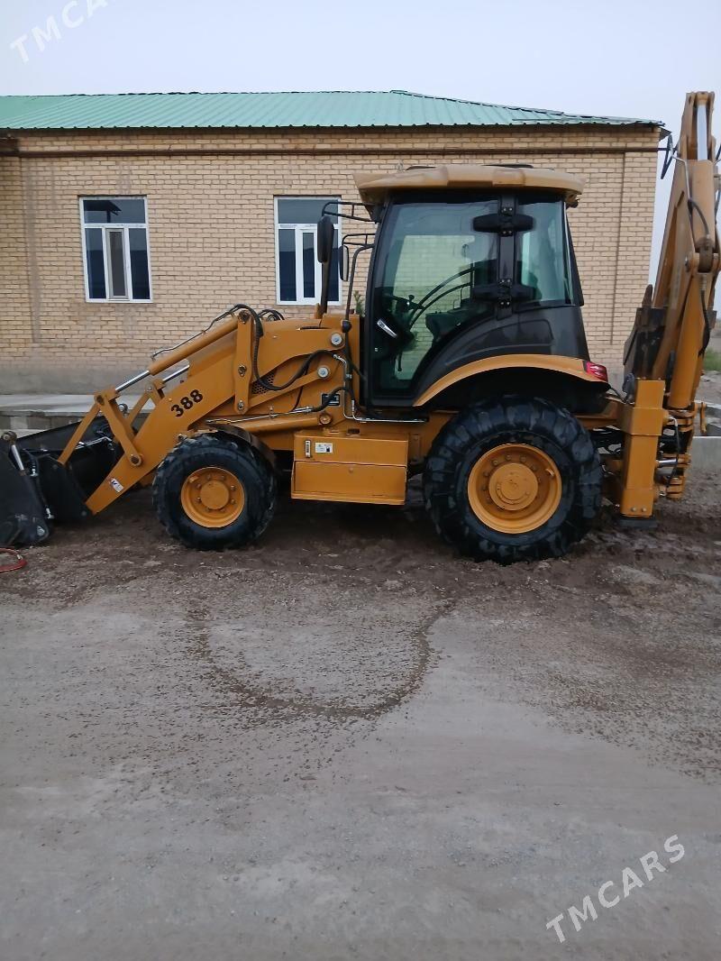 JCB 4CX ECO 2025 - 680 000 TMT - Farap - img 6