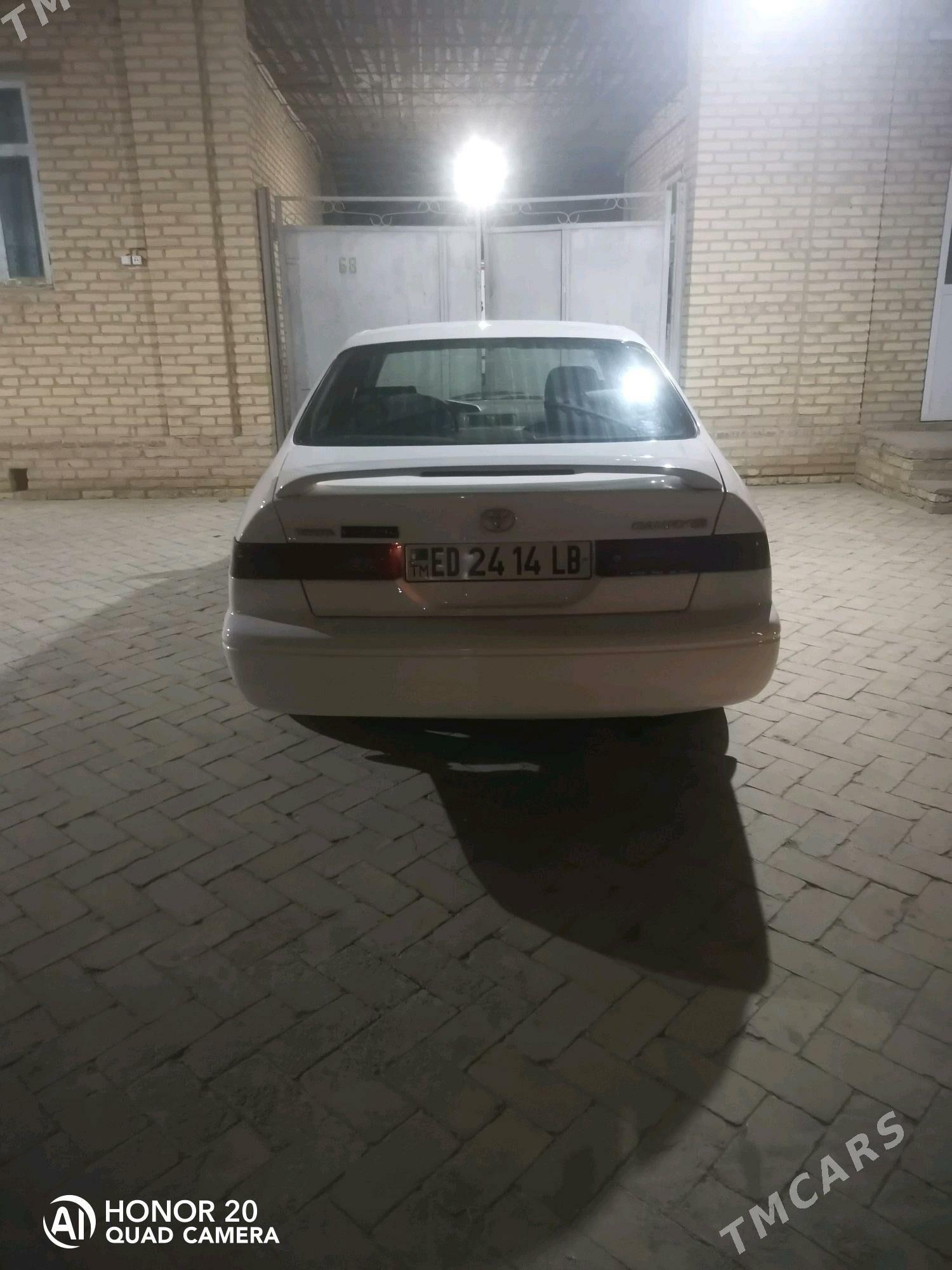 Toyota Camry 1998 - 115 000 TMT - Halaç - img 3