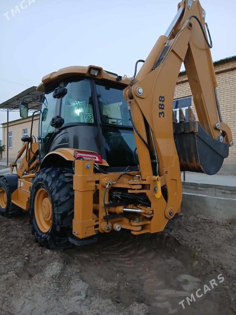 JCB 4CX ECO 2025 - 680 000 TMT - Farap - img 3