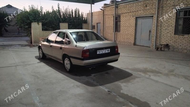 Opel Vectra 1990 - 45 000 TMT - Мары - img 7