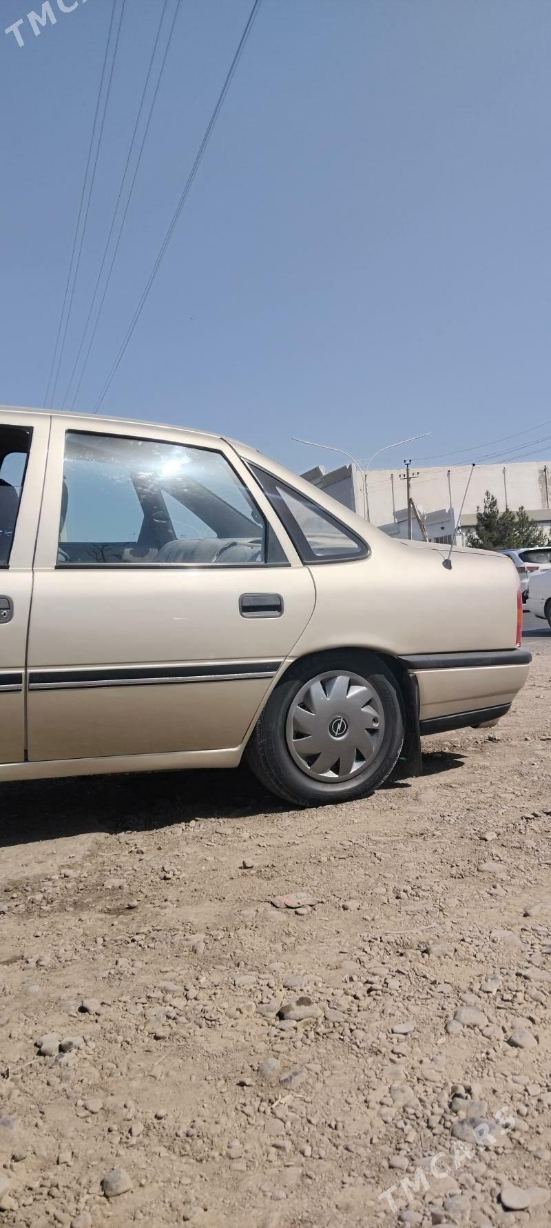 Opel Vectra 1990 - 45 000 TMT - Мары - img 9