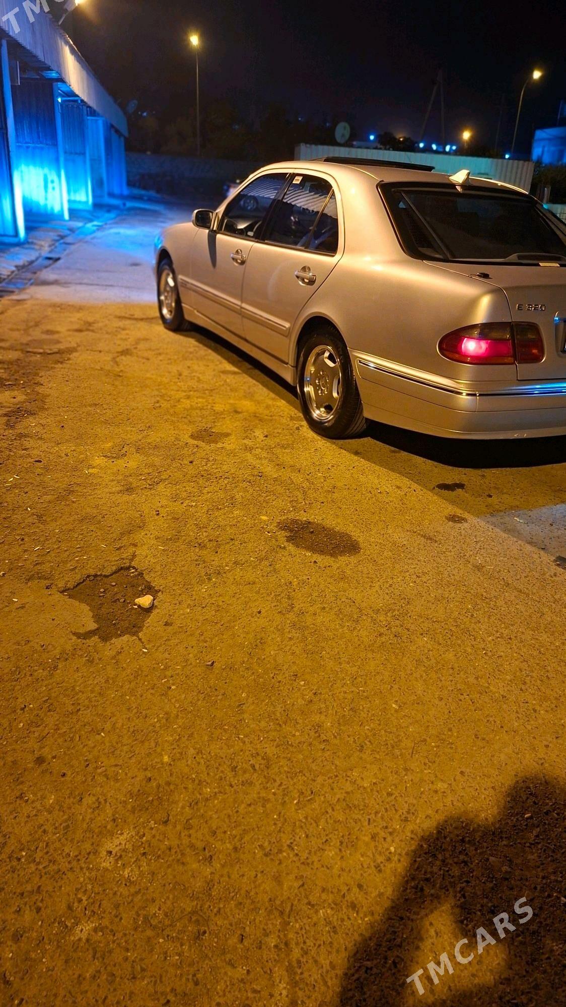 Mercedes-Benz E320 2000 - 140 000 TMT - Türkmenbaşy - img 5