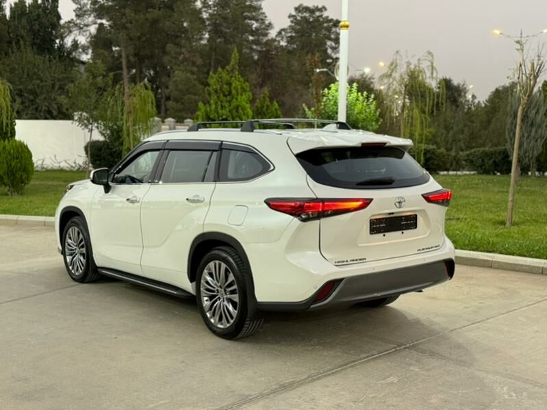 Toyota Highlander 2021 - 651 000 TMT - Ашхабад - img 5