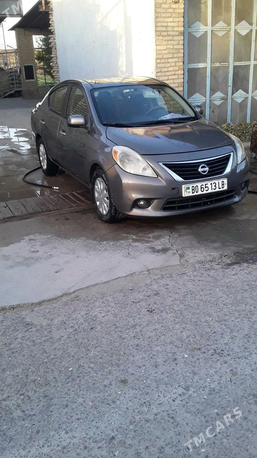 Nissan Versa 2013 - 130 000 TMT - Чарджоу - img 4