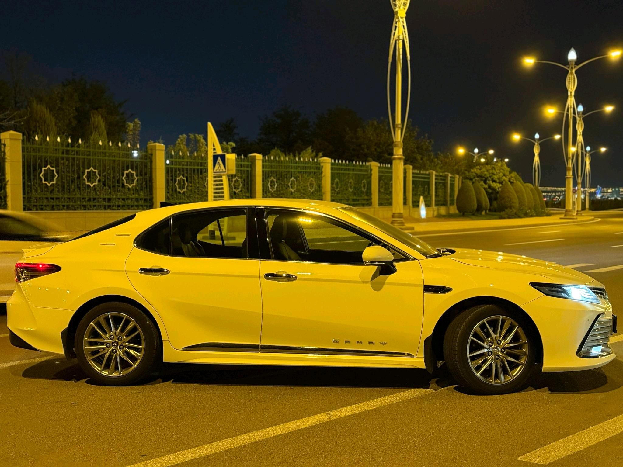 Toyota Camry 2021 - 370 000 TMT - Мир 1 - img 2