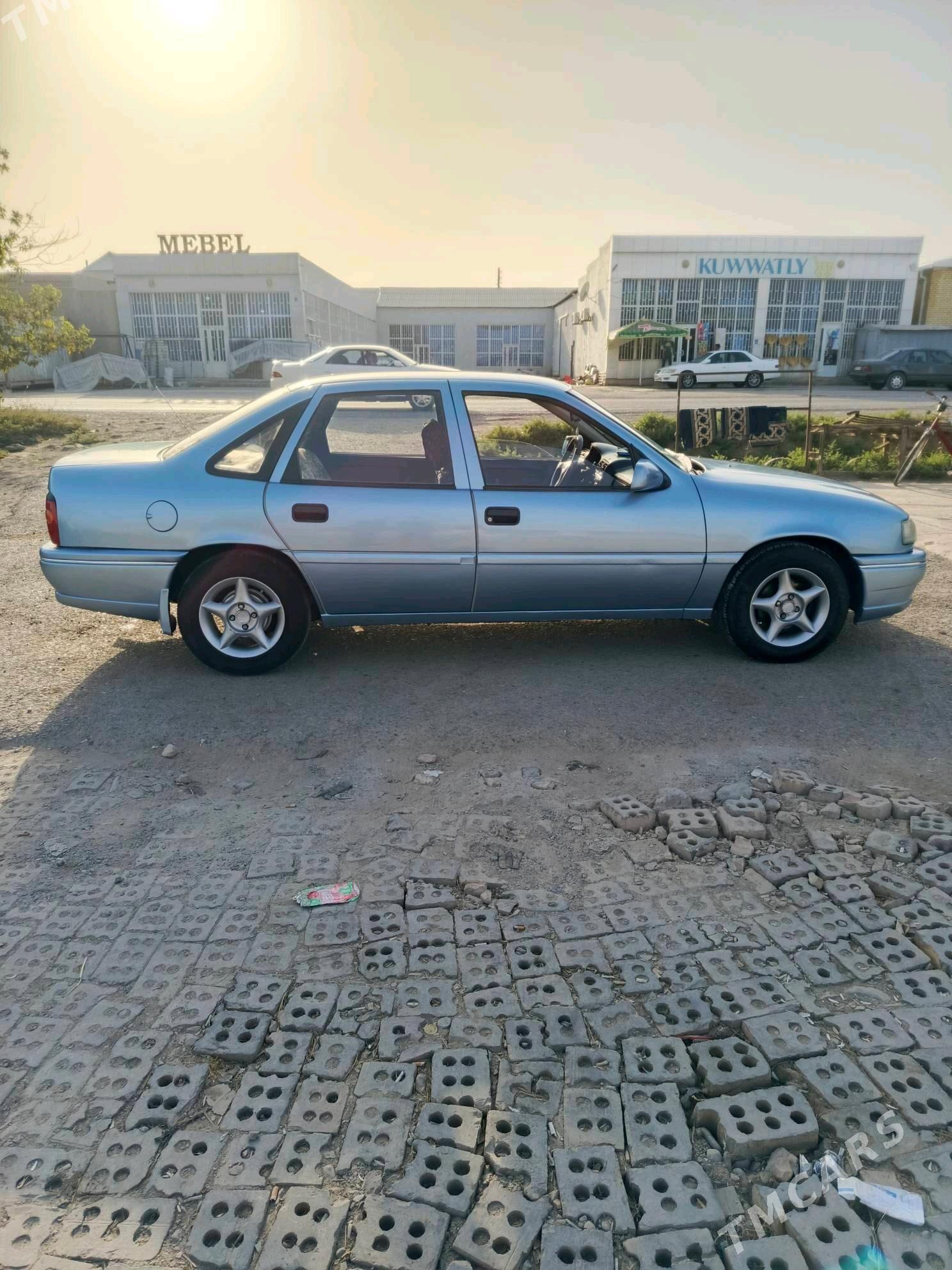Opel Vectra 1993 - 50 000 TMT - Мары - img 5
