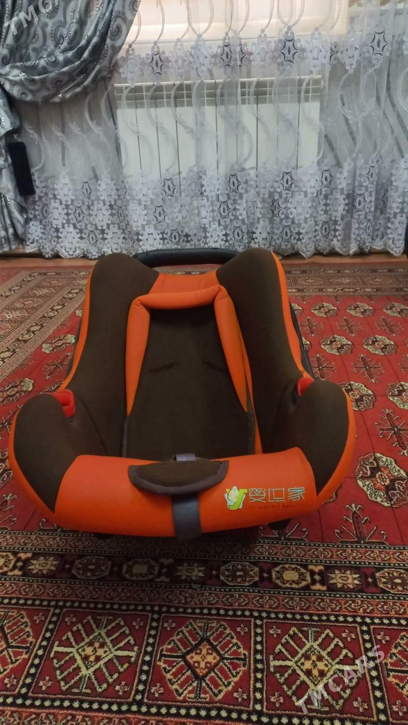 çagany maşynda oturdylýan - Кëши - img 3
