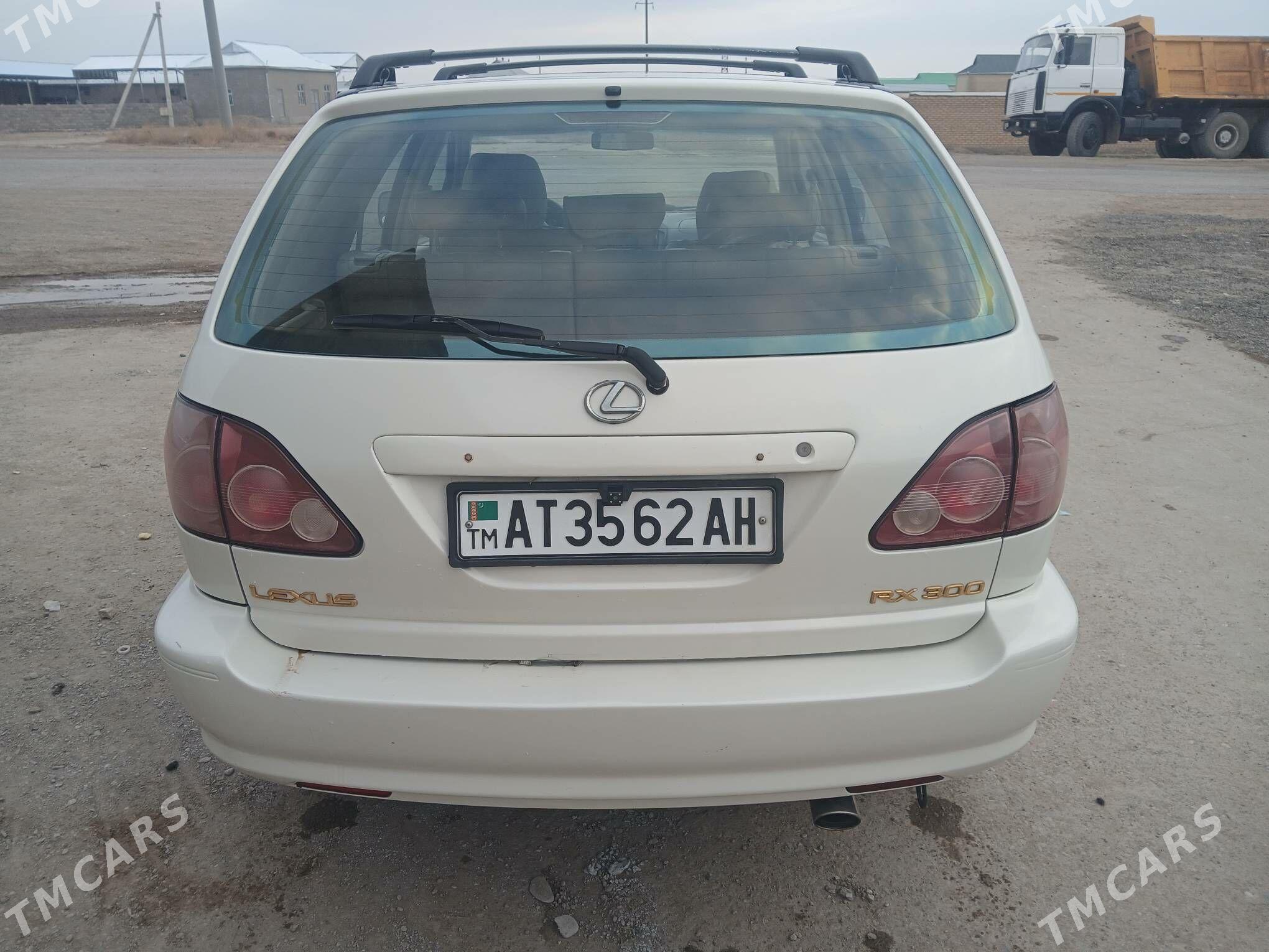 Lexus RX 300 2000 - 165 000 TMT - Серахс - img 4