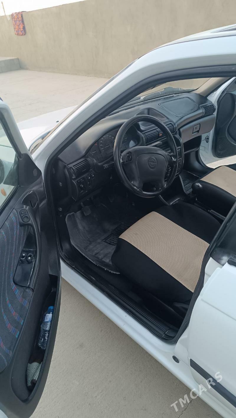 Opel Astra 1995 - 50 000 TMT - Бахарден - img 8