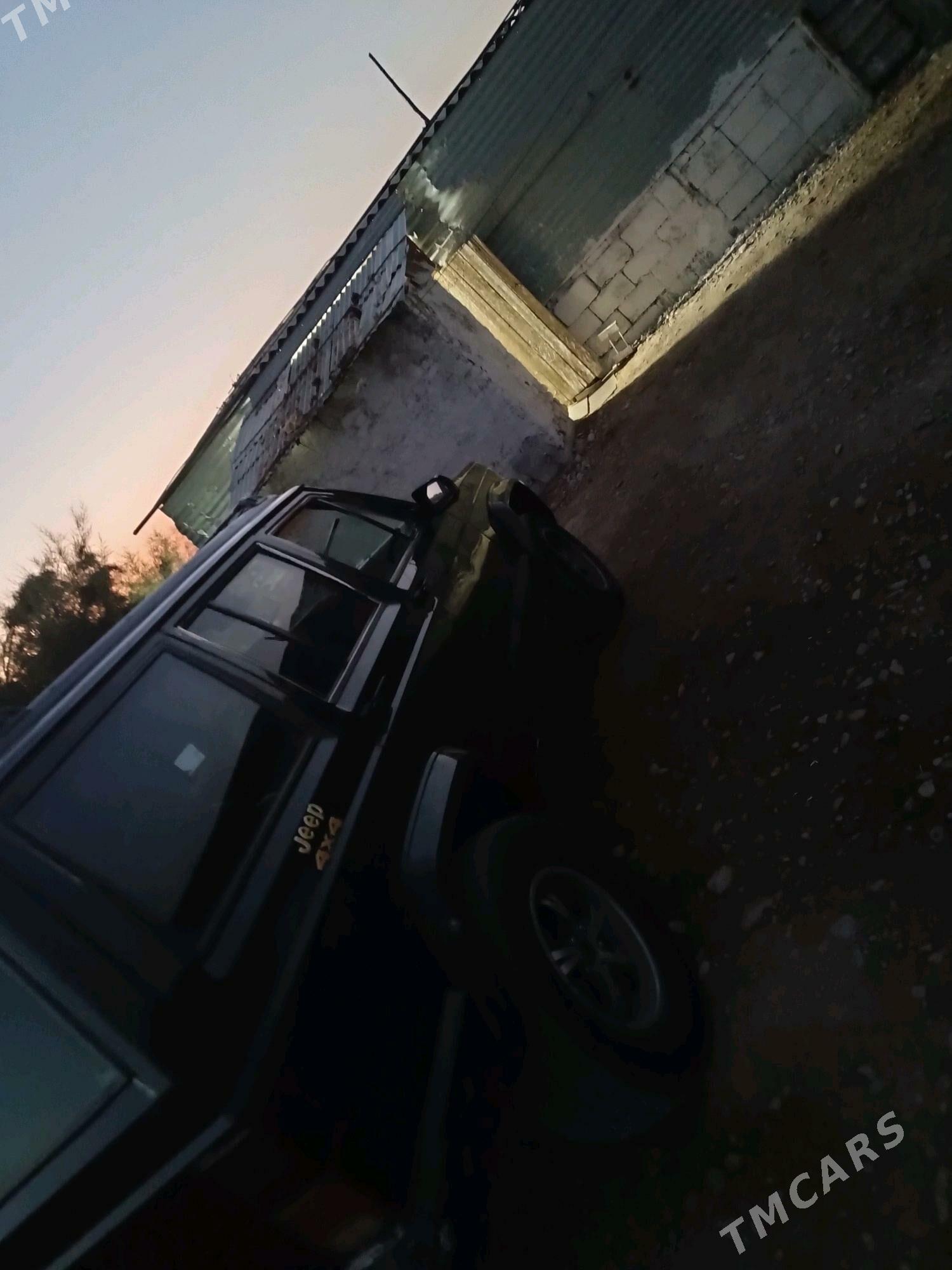 Jeep Cherokee 1993 - 25 000 TMT - Bäherden - img 2