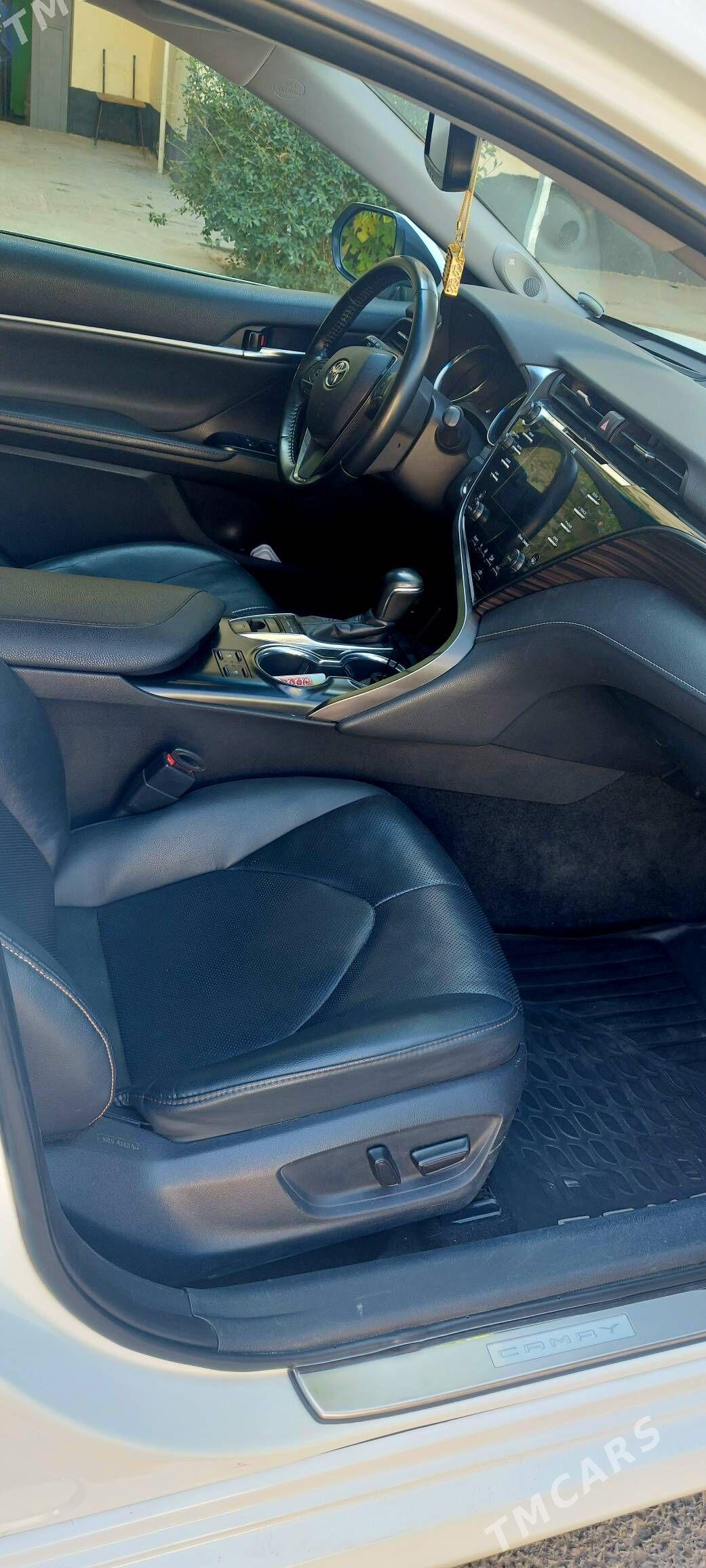 Toyota Camry 2019 - 410 000 TMT - Ашхабад - img 2