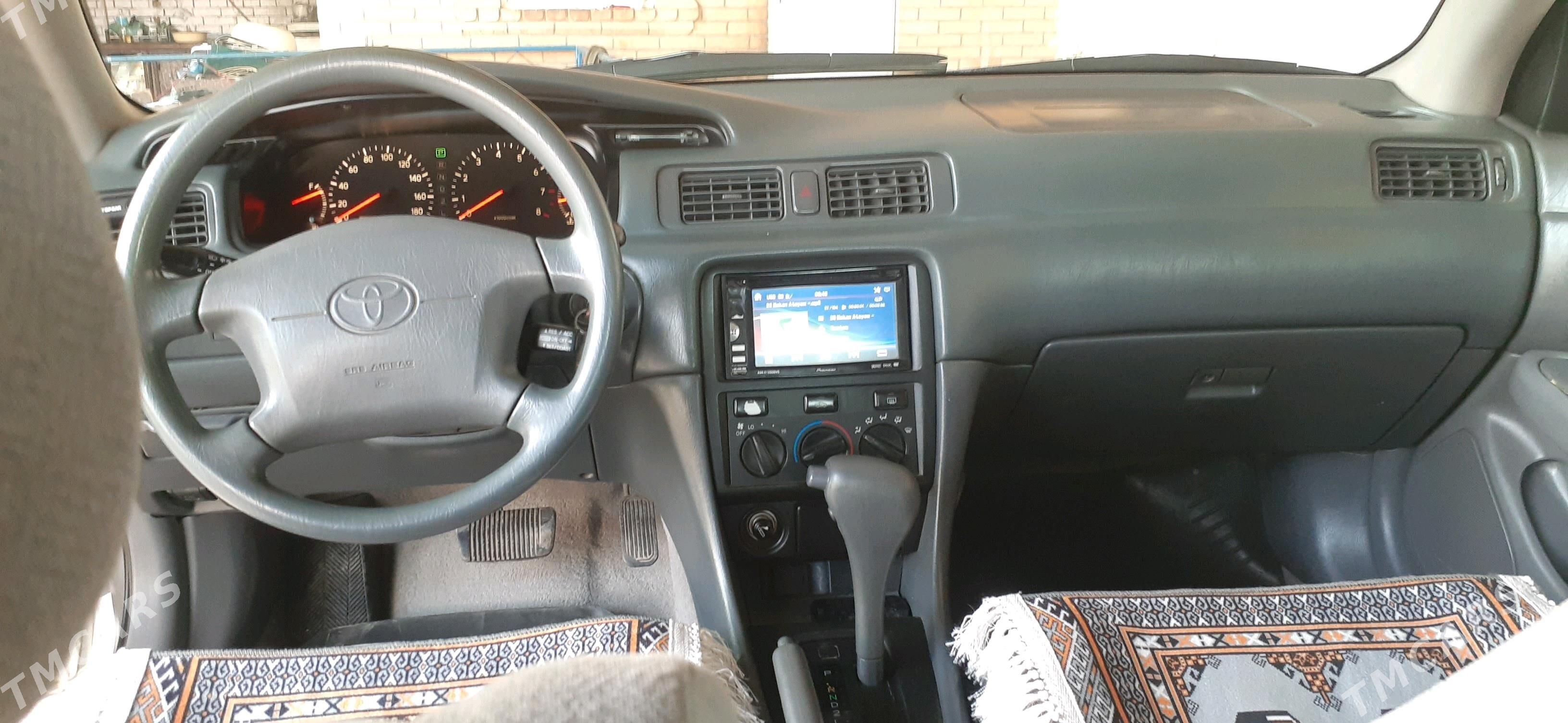 Toyota Camry 2000 - 148 000 TMT - Халач - img 4