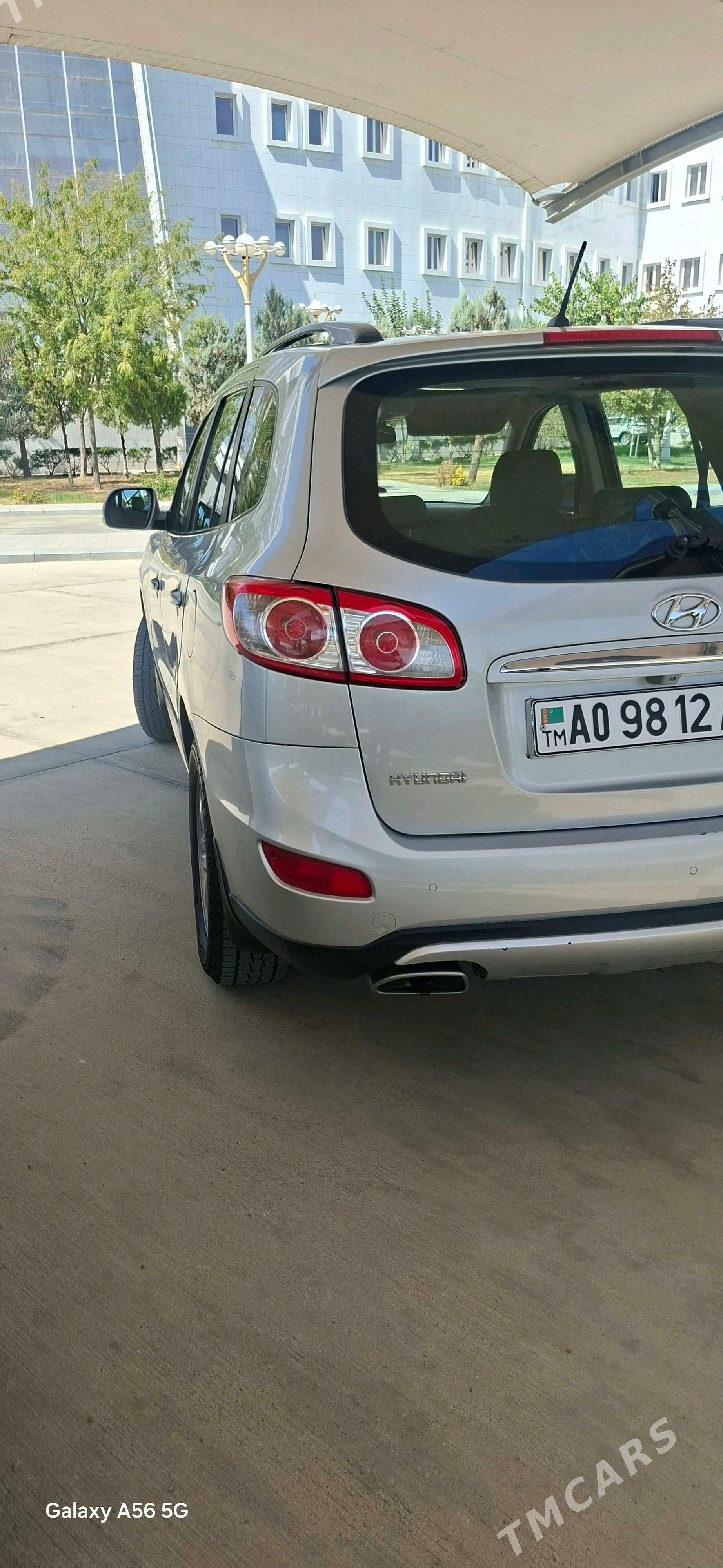 Hyundai Santa Fe 2011 - 200 000 TMT - Ашхабад - img 2