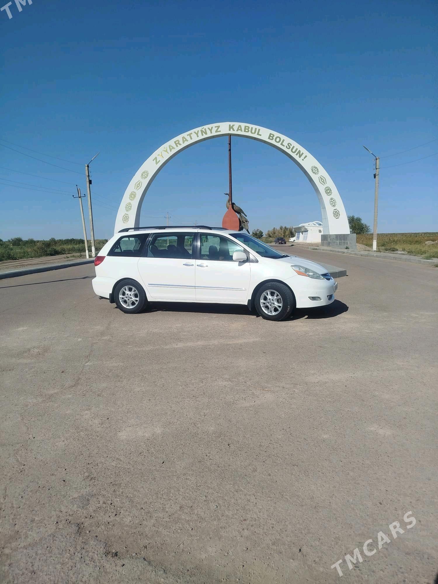 Toyota Sienna 2009 - 280 000 TMT - Акдепе - img 2