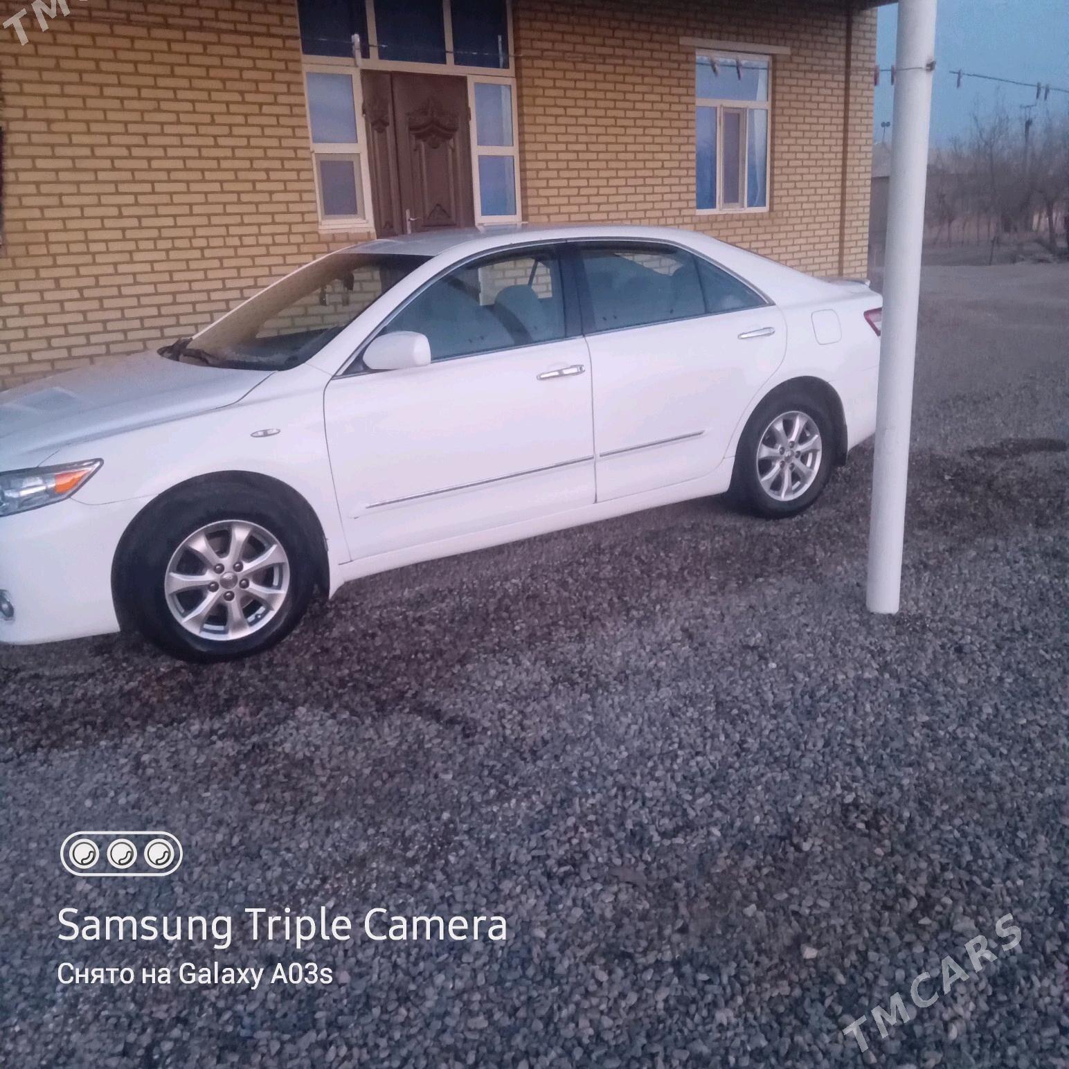 Toyota Camry 2011 - 165 000 TMT - Мары - img 3