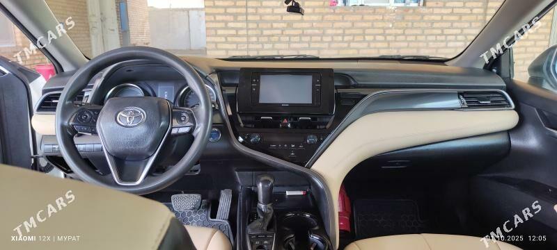Toyota Camry Hybrid 2021 - 240 000 TMT - Ýolöten - img 3