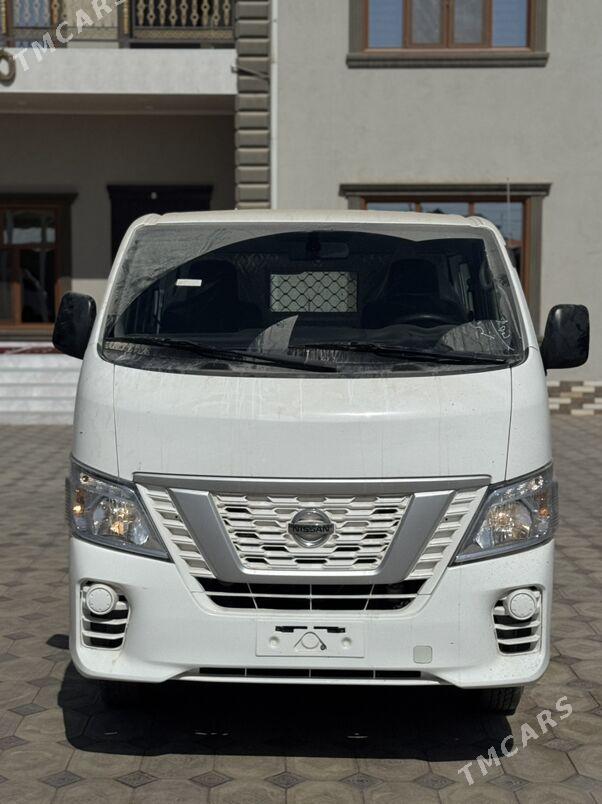 Nissan Urvan 2023 - 330 000 TMT - Мары - img 3